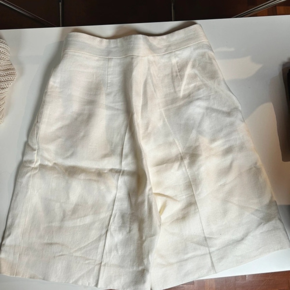 Elegant Cream High-Waisted Bermuda Pants - Picture 2 of 5
